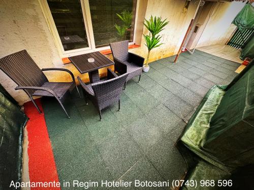 陽台/露台, Apartament cu 2 camere/Curte privata/La parter/Lux oferim factura in 博托沙尼