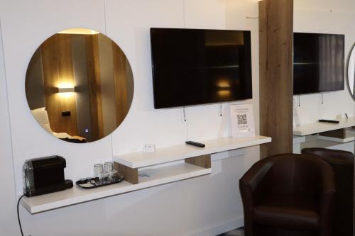 Swiss Plus Hotel - image 3
