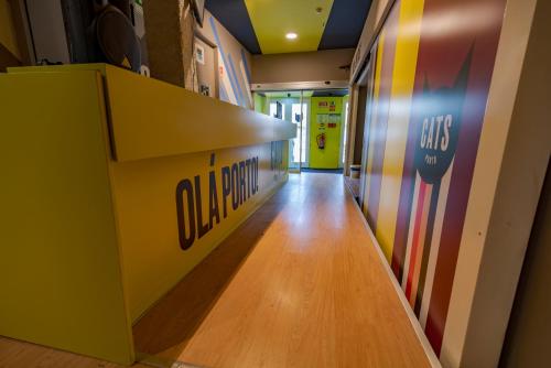 CATS Porto Hostel – Porto, KY