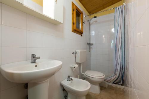 Chalet (4 Adults) image 8