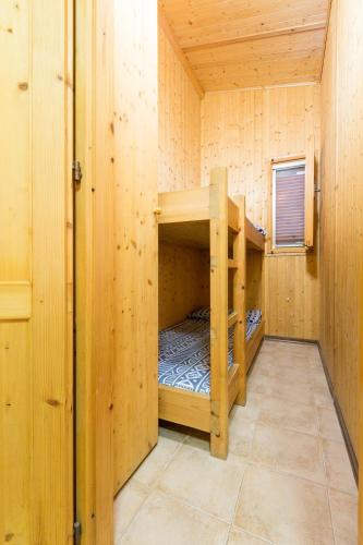 Chalet (4 Adults) image 7