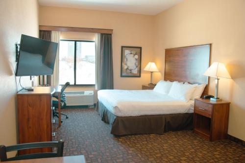 Grand Forks Lodge and Suites