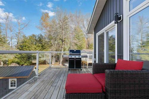 Impressive Modern Waterfront Home on Georgian Bay