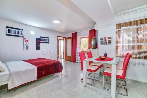 Studio apartment in Nerezine with balcony, air conditioning, WiFi, washing machine (4827-4), Nerezine (zdjęcie 6)
