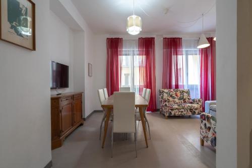 Appartamento Elegante In Via Cavour - image 3