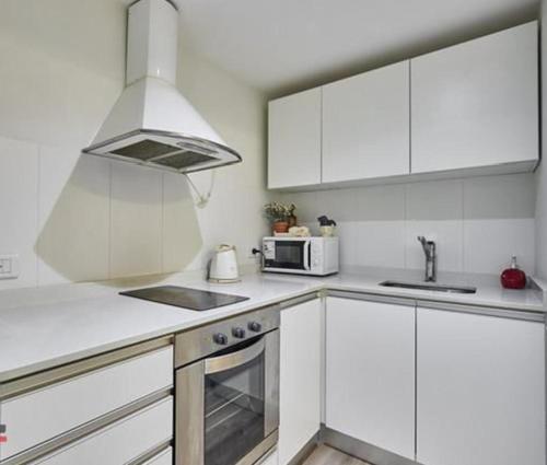 One-Bedroom Apartment image 1