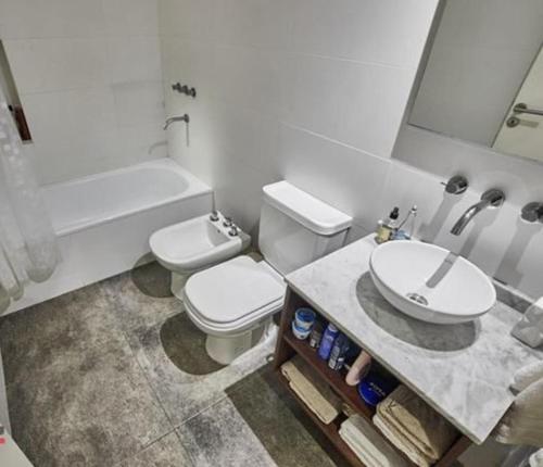 One-Bedroom Apartment image 4