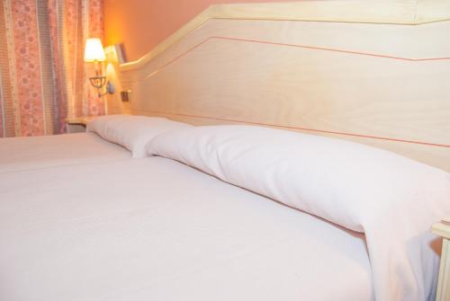 Ana María - image 14