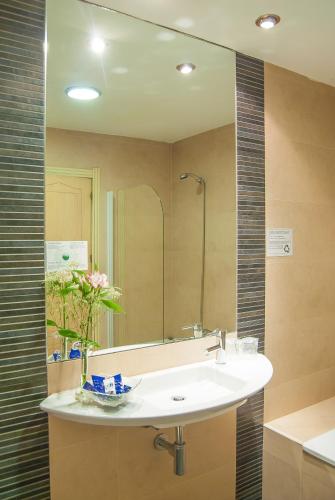 Ana María - image 4