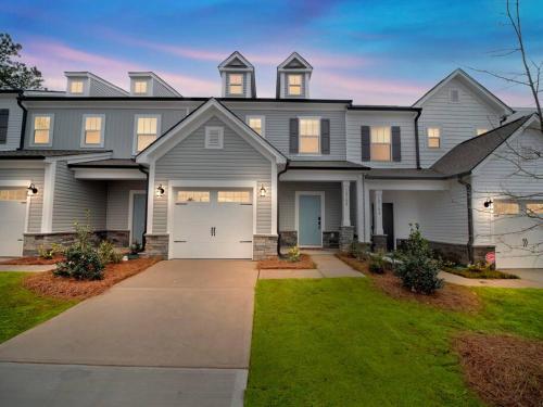 Gorgeous New Townhome/Charlotte! in Mount Holly