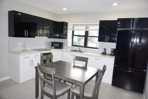 ห้องครัว, Hillsboro Suites & Residences Condo Hotel, St Kitts in บาสเซตเตอร์เร่