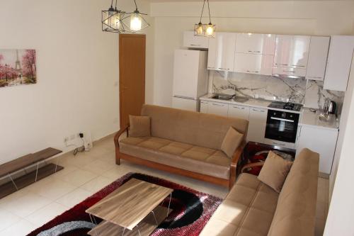 City Center luxurious apartment - image 4