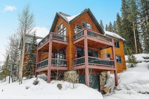 Slopeside Luxury Villa 2 With Hot Tub and Great Views - 500 Dollars Of FREE Activities and Equipment Rentals Daily - Winter Park