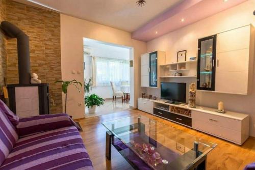 Apartment Nikolina - image 11