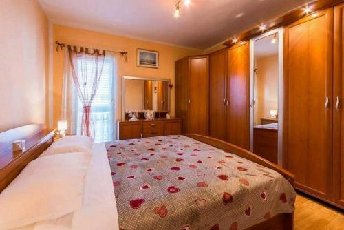 Apartment Nikolina - image 13
