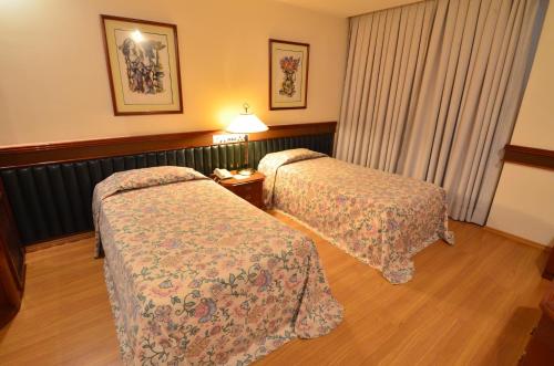 Luxury Twin Room image 8