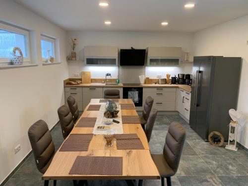 Haus Benz für 8 Personen - 4 Zimmer m. Dusche Vollausstattung 1km v. Wittenberge Baustelle A14 Parkplätze Grill Gemeinschaftsküche in Eickerhöfe, Deutschland