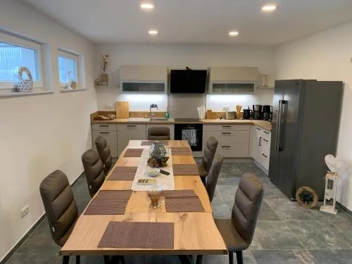 Haus Benz für 8 Personen - 4 Zimmer m. Dusche Vollausstattung 1km v. Wittenberge Baustelle A14 Parkplätze Grill Gemeinschaftsküche in Eickerhöfe, Deutschland