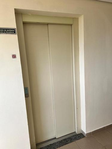 APARTAMENTO AMPLO COMPLETO (SUITE/QUARTO) in Americana