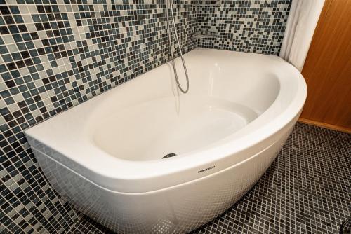 Bathroom, AirHome - Golden Fish in Tonismagi