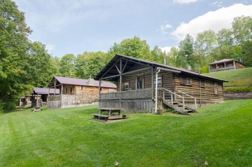 2 bedrooms, 4 beds