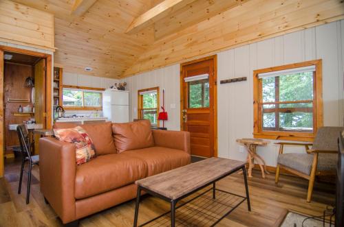 435669608 Mountain Lake Cottages