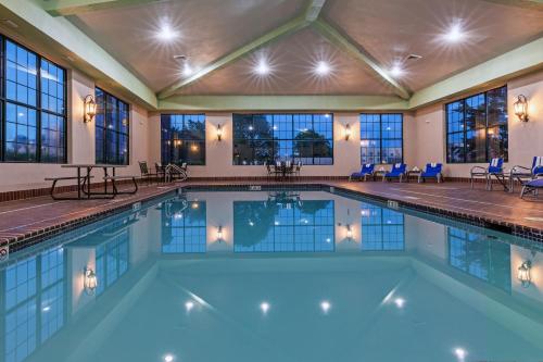 Holiday Inn Express Hotel & Suites Tulsa South Broken Arrow Highway 51 an IHG Hotel - image 12