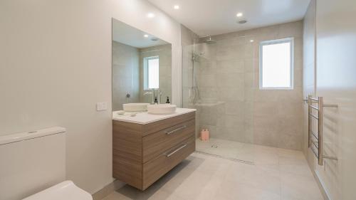 Hosts on the Coast Kick Back on Kupe