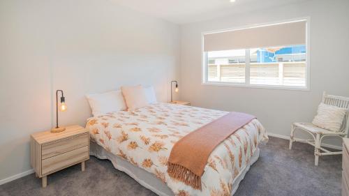 Hosts on the Coast Kick Back on Kupe