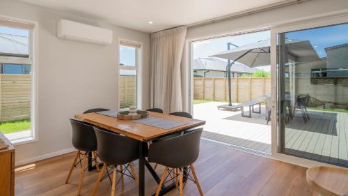 Hosts on the Coast Kick Back on Kupe