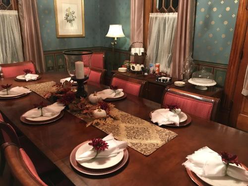 Facilities, NAUVOO GRAND BED AND BREAKFAST -ADULT ONLY in Nauvoo (IL)
