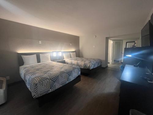 2 double beds