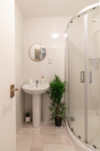 Finnieston 1-Bed - Walk to Hydro & Bars - Sleeps 2, Glasgow (foto 5)