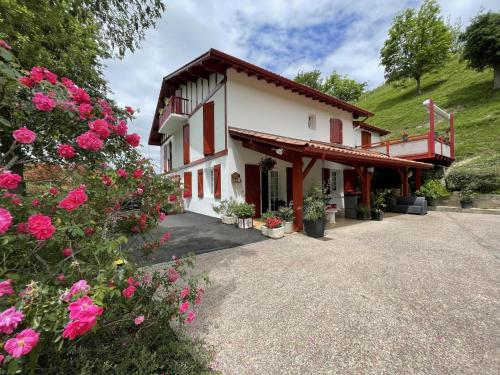 . Appartement Uhart-Cize, 3 pièces, 2 personnes - FR-1-384-114