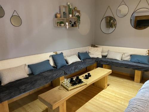 Gîte Vernusse 6 pièces 12 personnes - FR-1-489-255 - main image