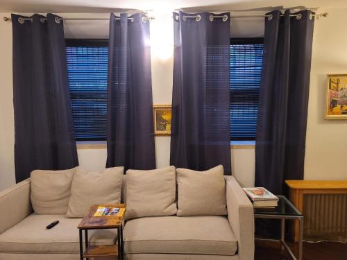 Stylish 2 bedrooms in Upper Manhattan