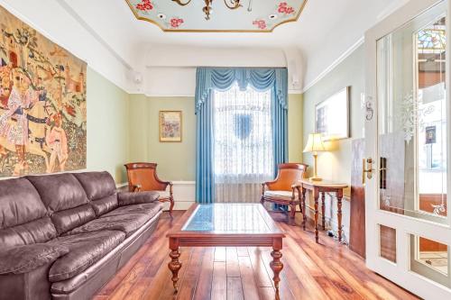 Cornell Hotel - image 3