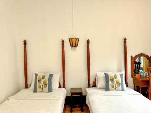 Twin Room with Garden View image 5