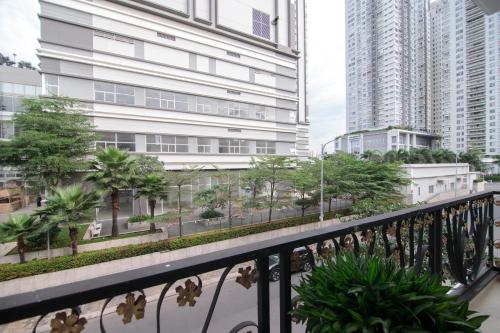 Exterior view, Bin Bin Hotel 8 - Near Sunrise City District 7 near Lotte Mart