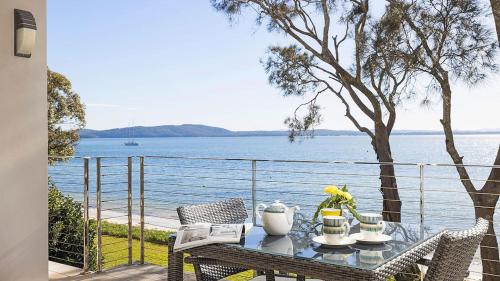 Paradiso Beach House in Salamander Bay