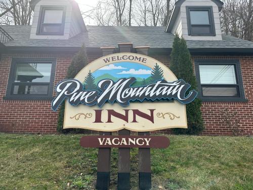 Pine Mountain Inn in Pineville, USA