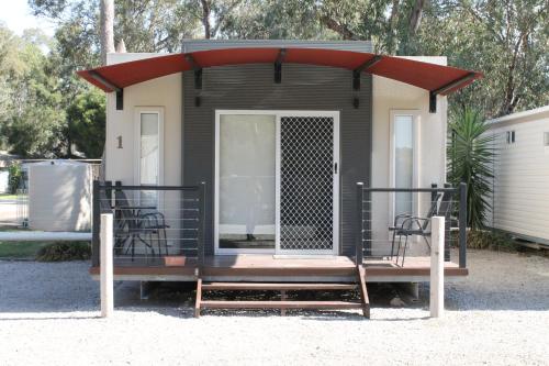 3 bedrooms, 6 beds