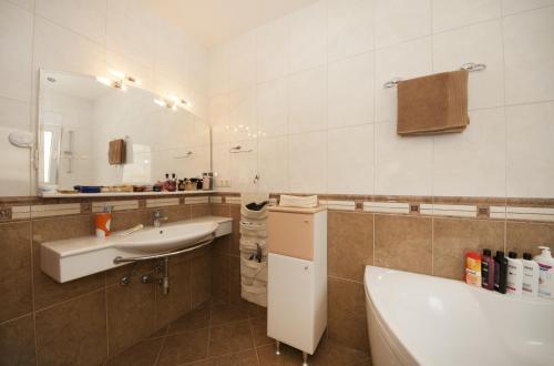 Apartment with pool near Split, Split (foto 11)