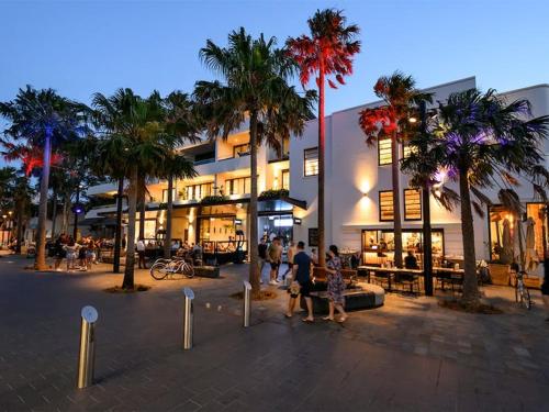 Eloura Gardens 100m to Beach in Cronulla