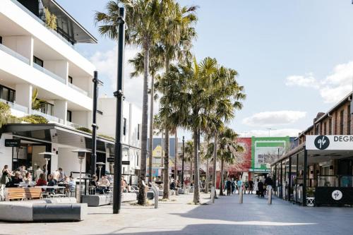 Eloura Gardens 100m to Beach in Cronulla