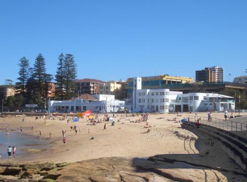 Beach, Eloura Gardens 100m to Beach in Cronulla