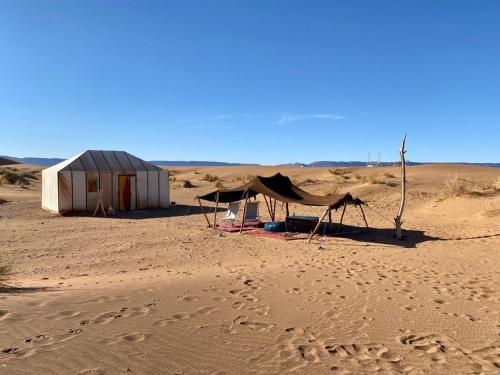 ระเบียง/ชานเรือน, Tinfou desert camp in ซากอร่า