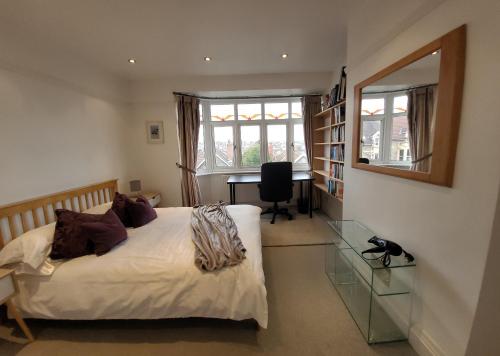 Quiet Terraced House, Bristol
