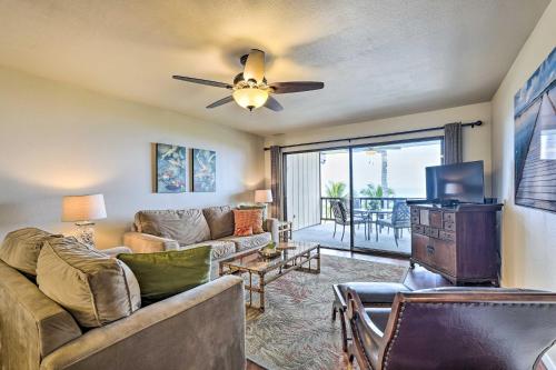 Kailua-Kona Coastal Condo with Lanai and Pool!