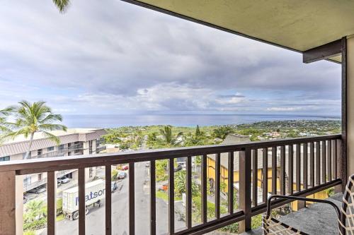 Kailua-Kona Coastal Condo with Lanai and Pool!